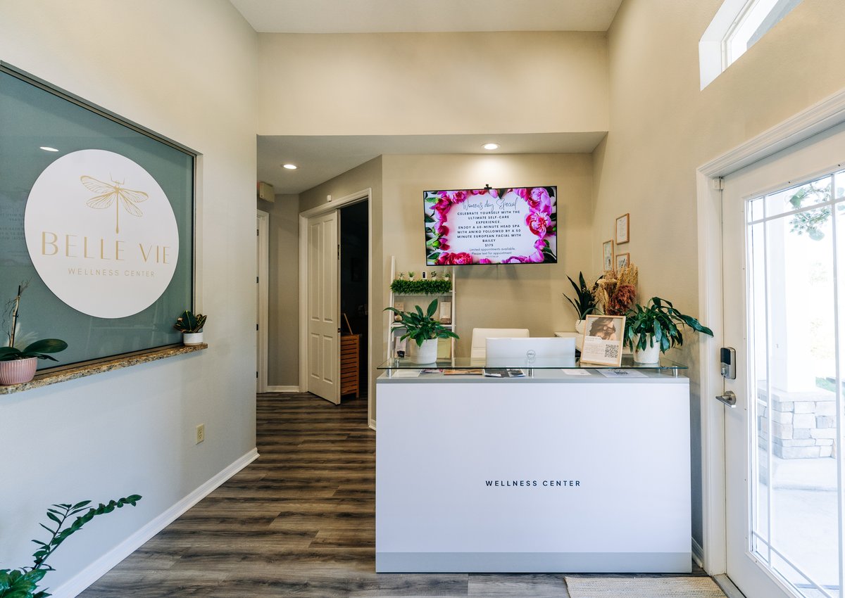 Belle Vie reception desk and entry